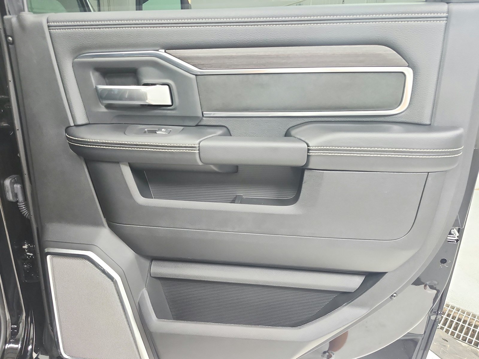 New 2026 RAM 2500 Laramie AWD/4WD image 43