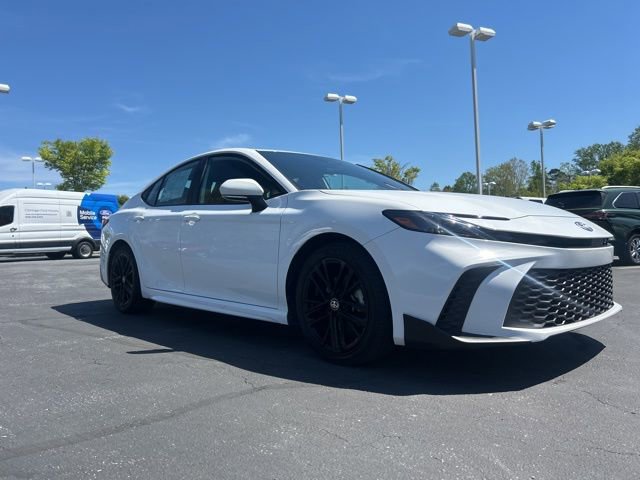Used 2025 Toyota Camry SE FWD image 3