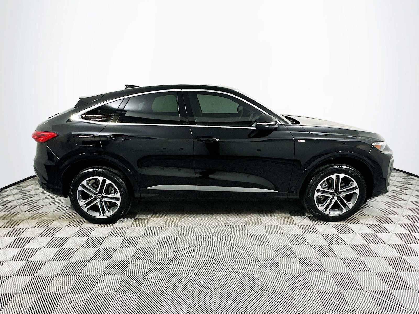 New 2026 Audi Q5 Premium AWD/4WD image 8