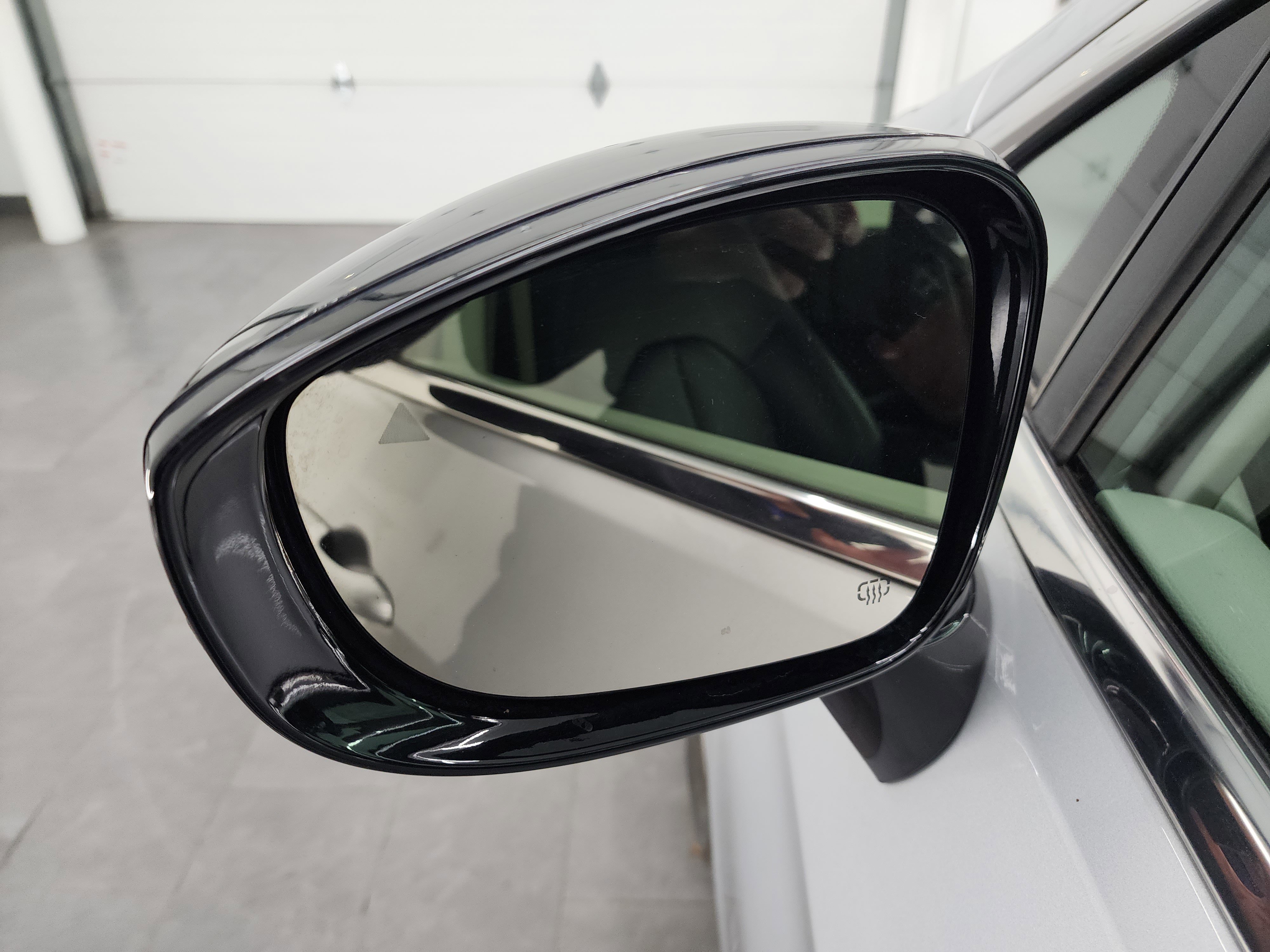 Used 2024 Chrysler Pacifica Touring-L image 36