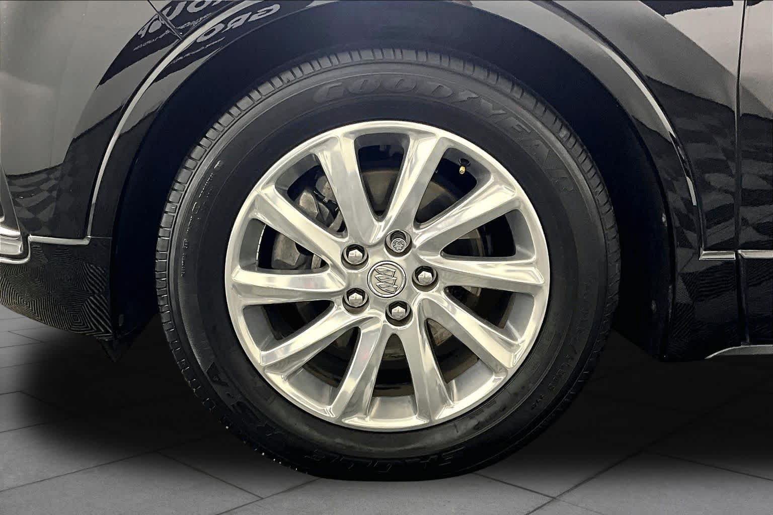 Used 2020 Buick Envision Essence FWD image 10