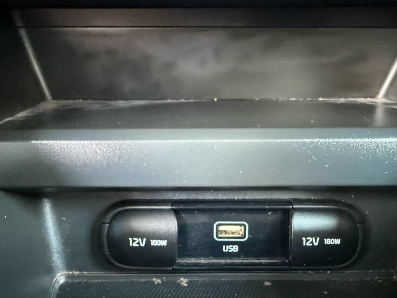 Used 2023 Kia Soul LX w/ LX Technology Package FWD image 28