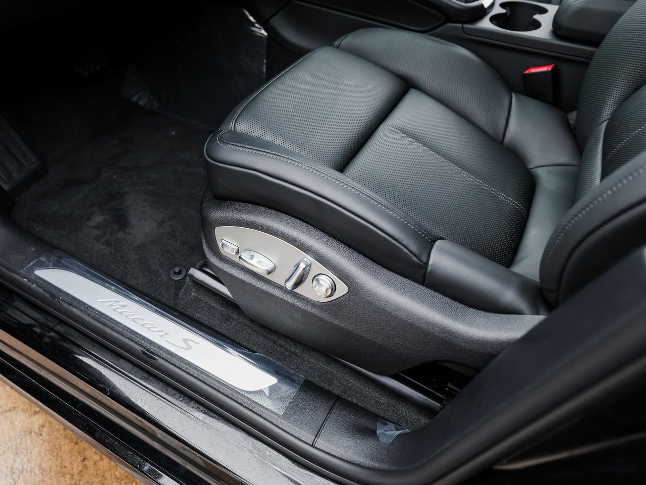 Certified 2026 Porsche Macan S AWD/4WD image 15