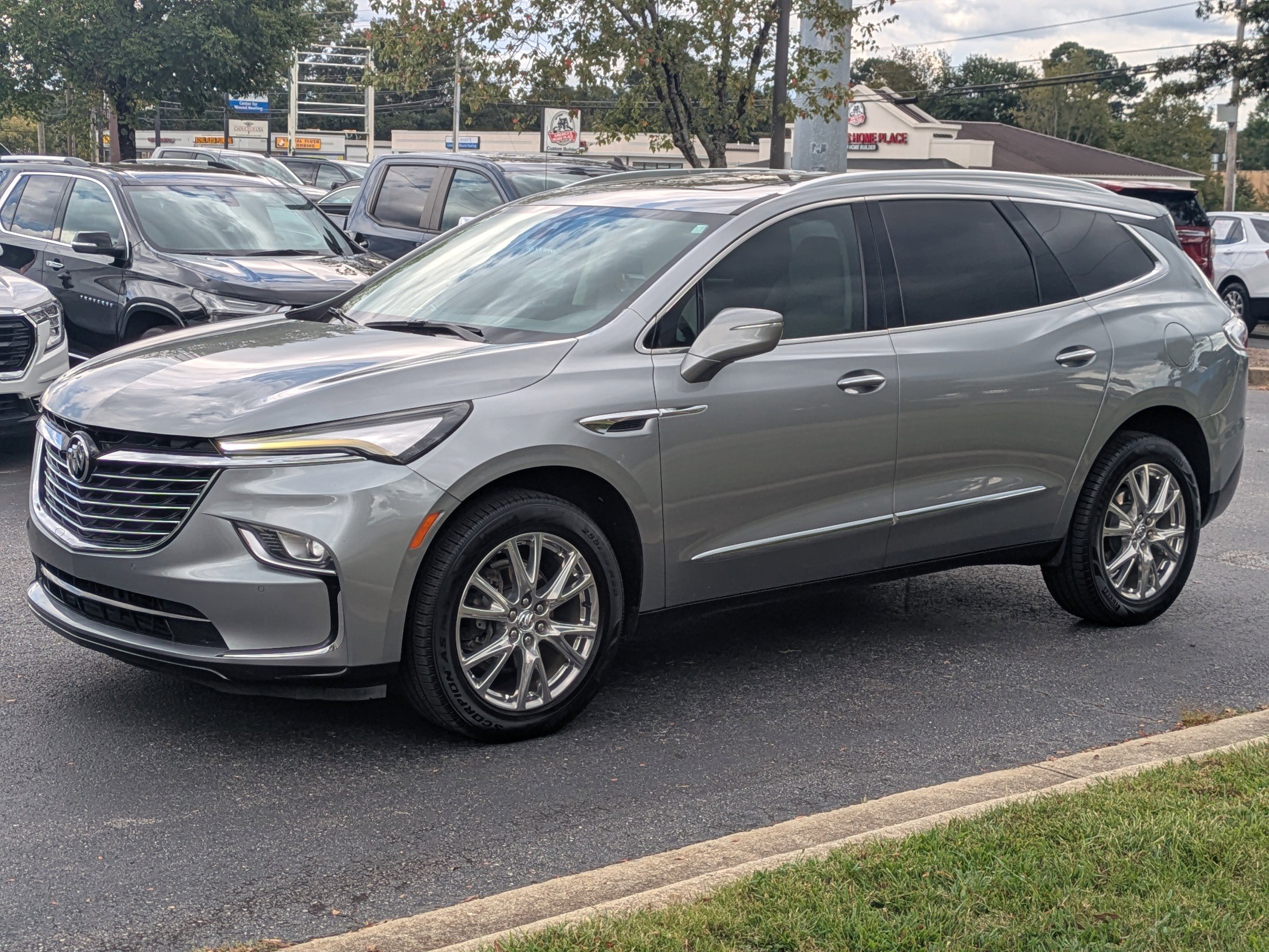 Used 2023 Buick Enclave Essence w/ Experience Buick Package image 8