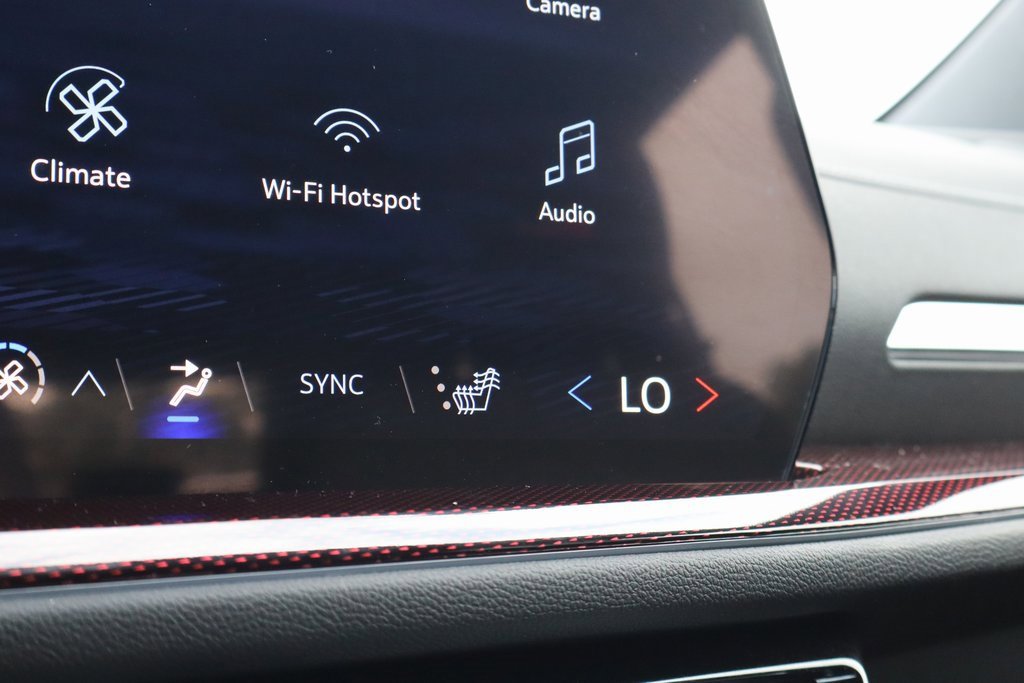 Used 2024 Chevrolet Traverse Z71 image 12