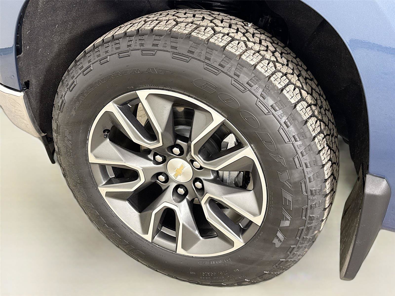 Used 2024 Chevrolet Silverado 1500 LT AWD/4WD image 31