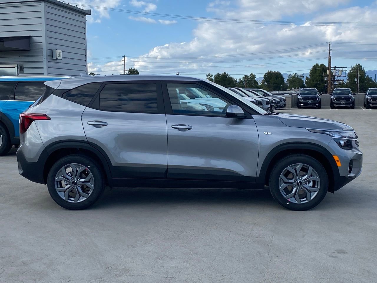 New 2026 Kia Seltos LX image 2