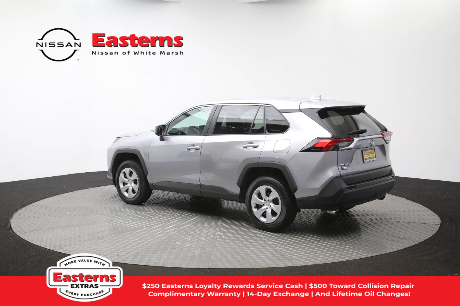 Used 2025 Toyota RAV4 LE AWD/4WD image 62