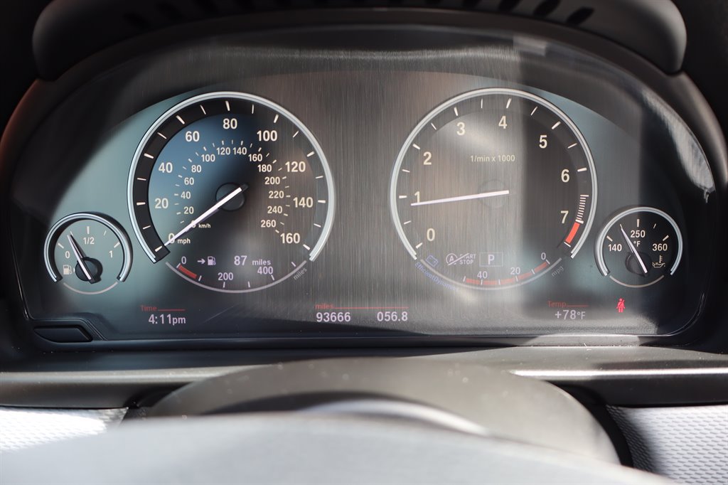 Used 2013 BMW 528i xDrive Sedan AWD/4WD image 19