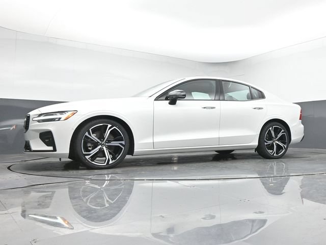 Used 2025 Volvo S60 B5 Plus FWD image 38