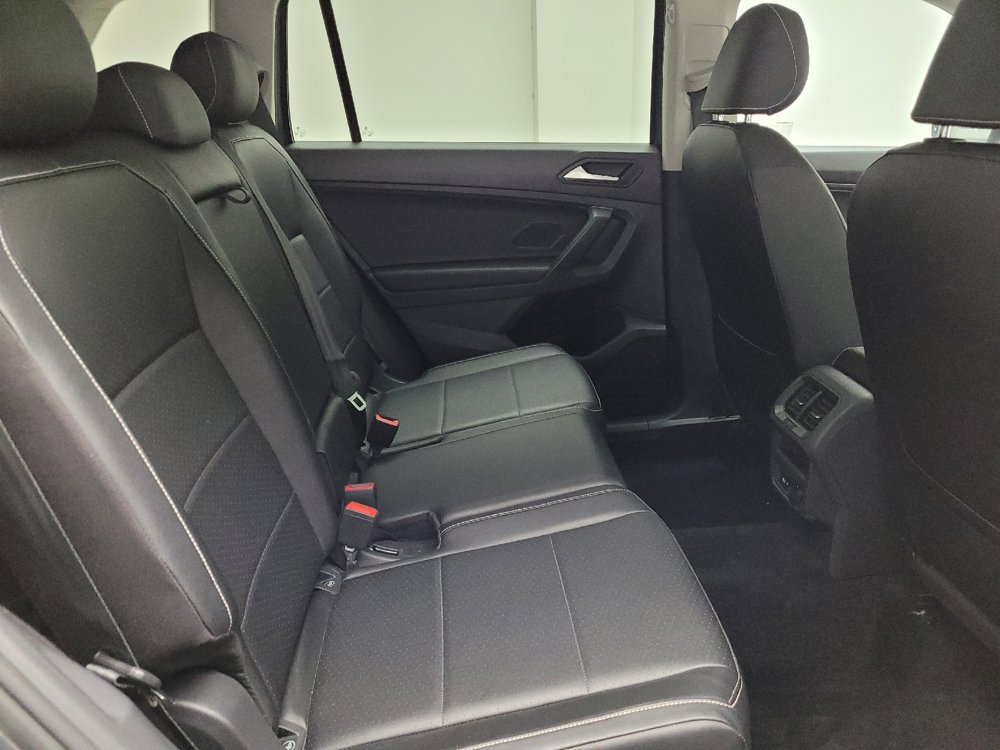 Used 2021 Volkswagen Tiguan SEL AWD/4WD image 19