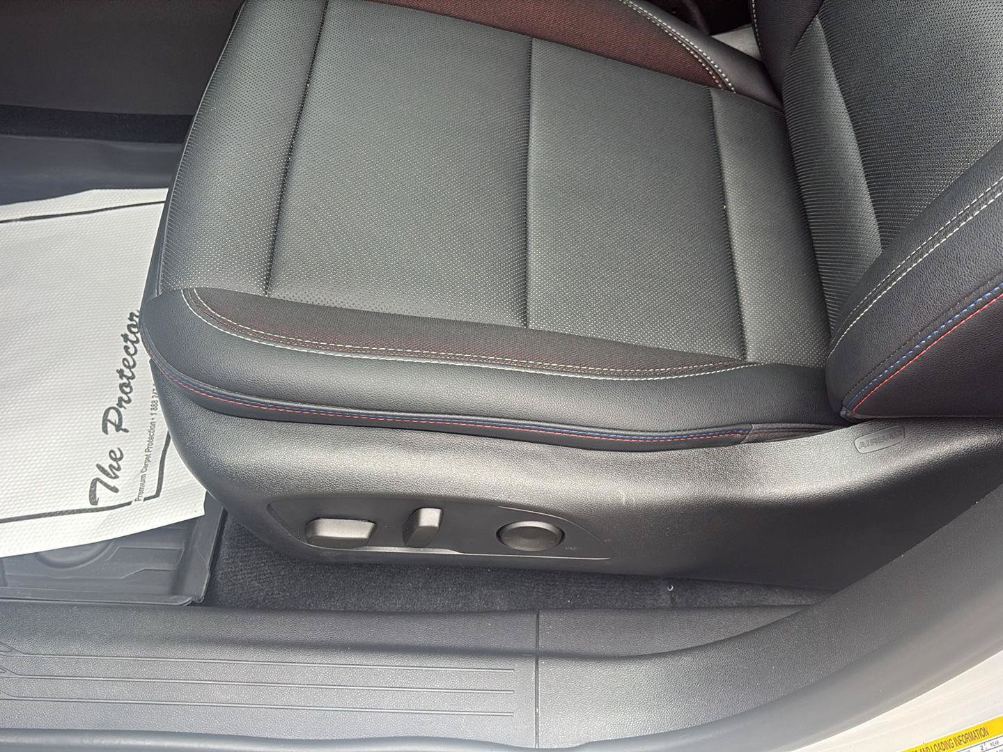 Used 2025 Chevrolet Equinox EV RS w/ Convenience Package II FWD image 25