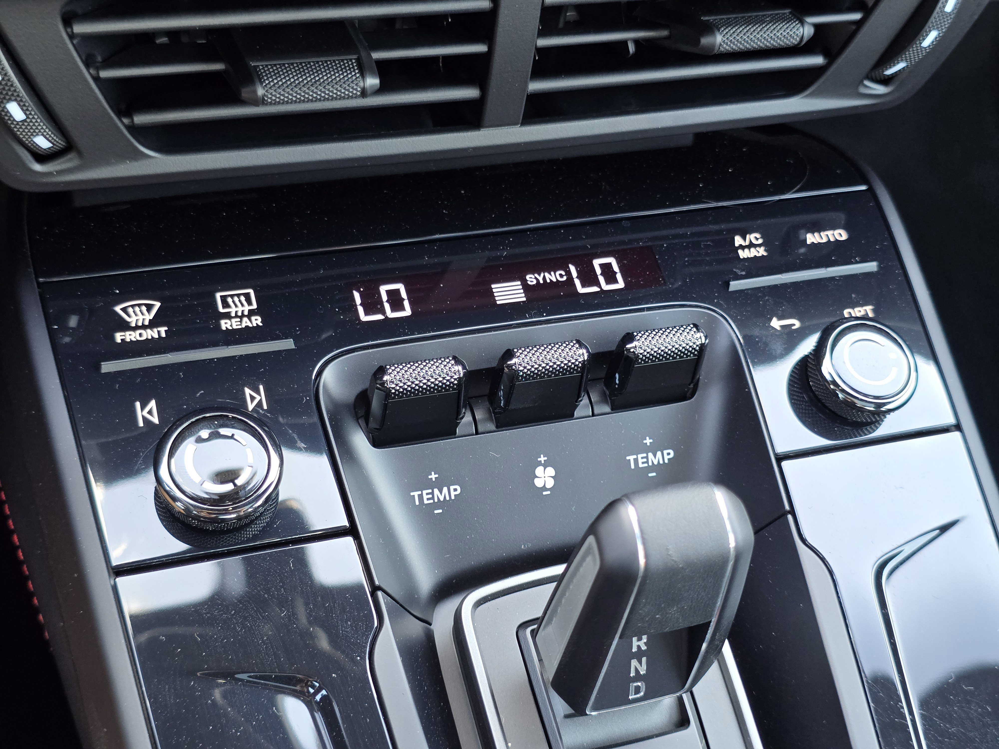 Certified 2025 Porsche 911 Carrera 4 GTS image 26