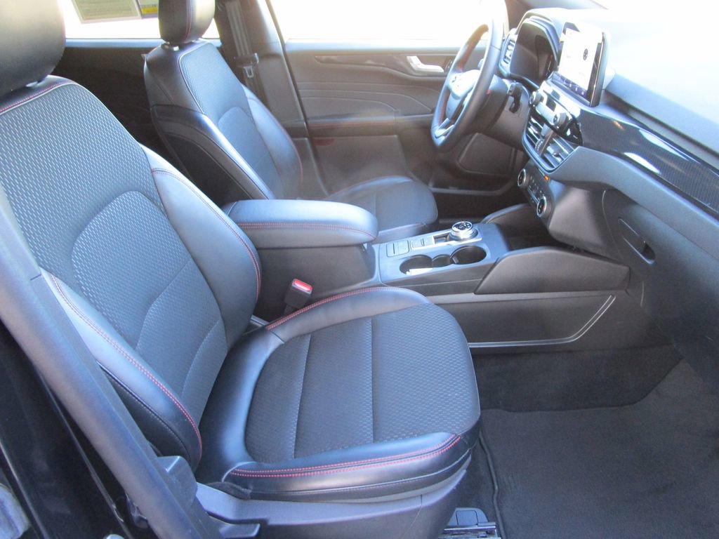 Used 2025 Ford Escape ST-Line image 24