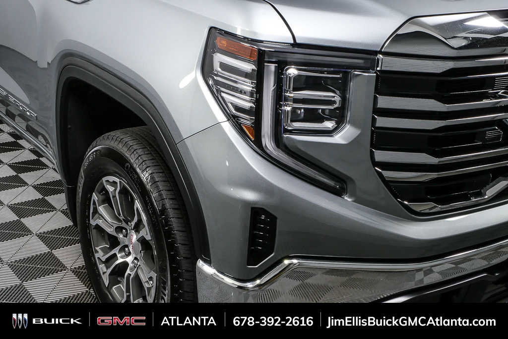 Used 2025 GMC Sierra 1500 SLT AWD/4WD image 32