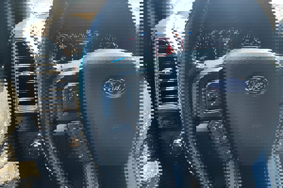 Used 2020 Ford Expedition Limited image 18