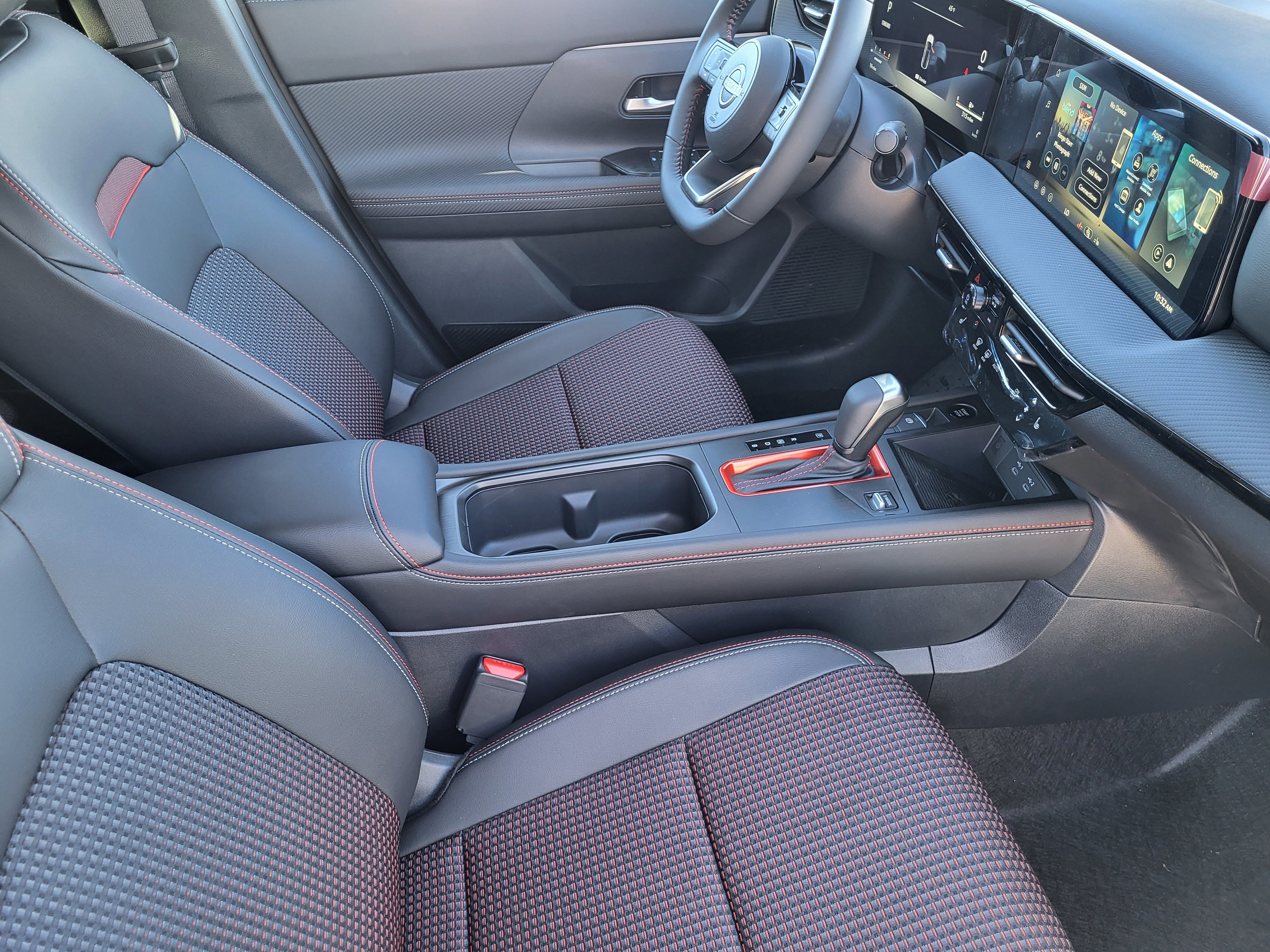 New 2026 Nissan Kicks SR w/ Illumination Package image 7