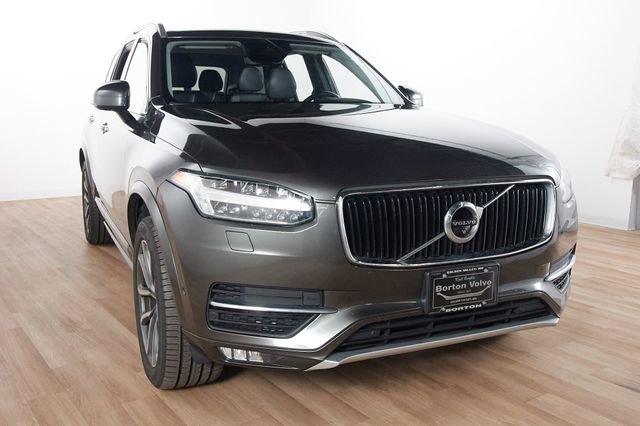 Used 2018 Volvo XC90 T6 Momentum w/ Convenience Package AWD/4WD image 3