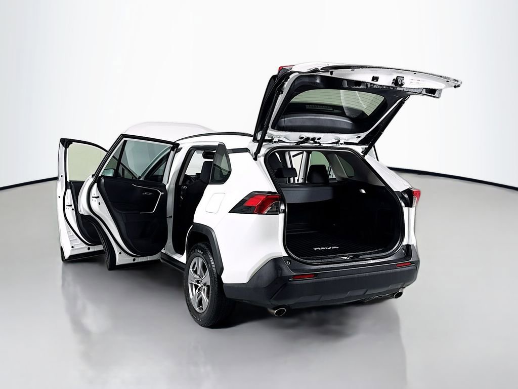 Used 2022 Toyota RAV4 XLE w/ Convenience Package image 28
