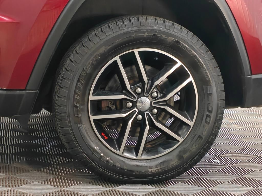 Used 2017 Jeep Grand Cherokee Trailhawk AWD/4WD image 59