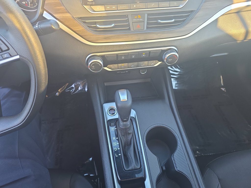 Used 2025 Nissan Altima 2.5 SV FWD image 17