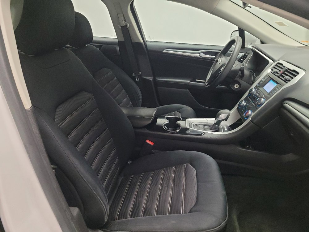 Used 2016 Ford Fusion SE FWD image 21