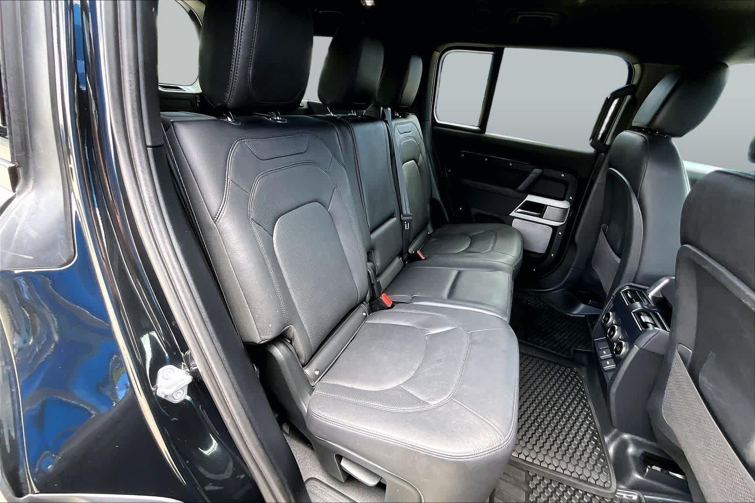 Used 2023 Land Rover Defender 130 SE AWD/4WD image 20