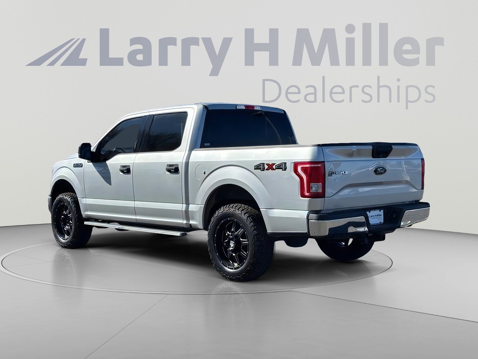 Used 2017 Ford F150 XLT AWD/4WD image 4