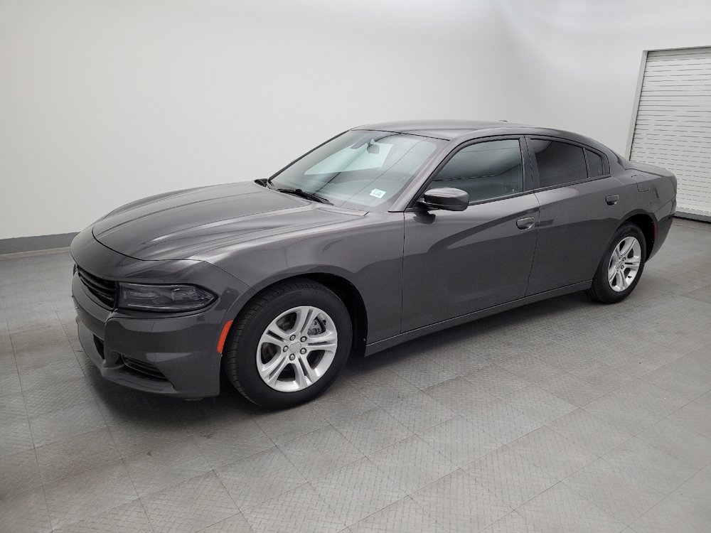 Used 2018 Dodge Charger SXT image 2