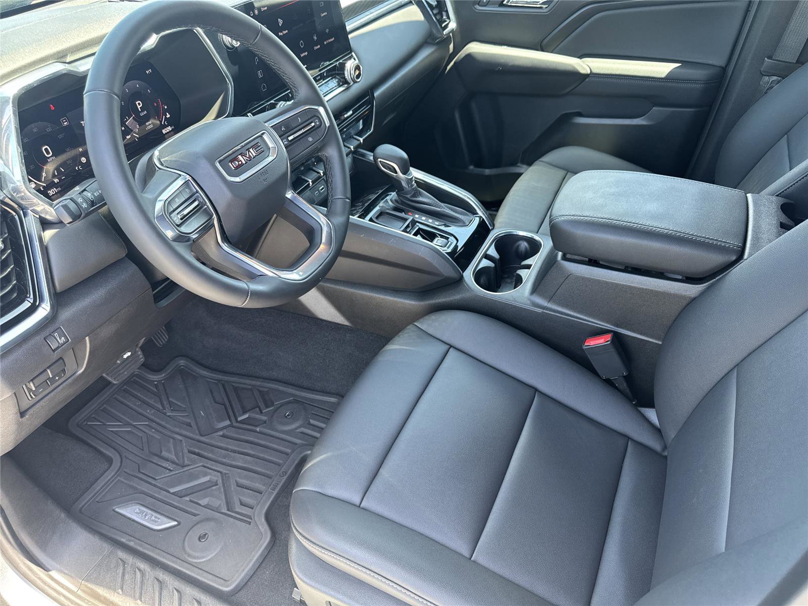 Used 2024 GMC Canyon Elevation w/ Elevation Premium Package RWD image 10