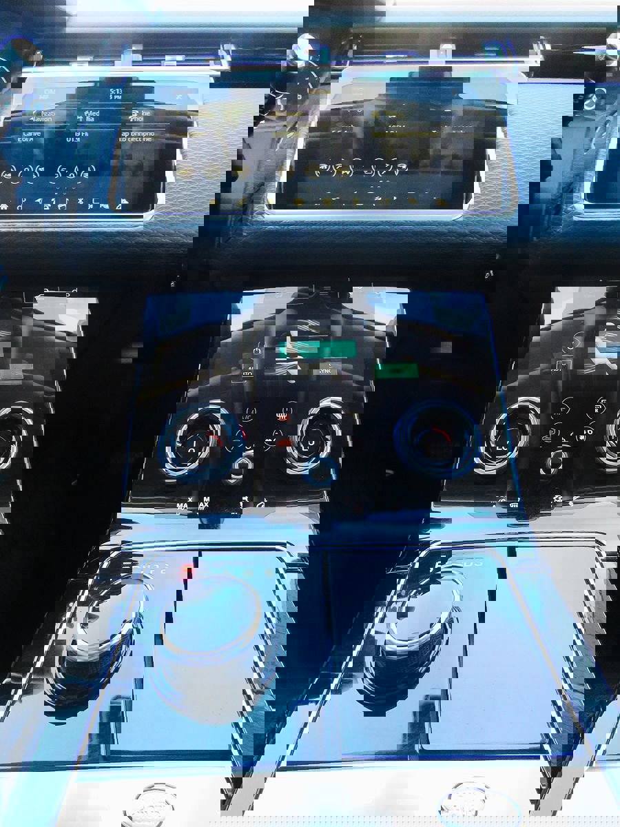 Used 2019 Land Rover Range Rover Velar S image 27