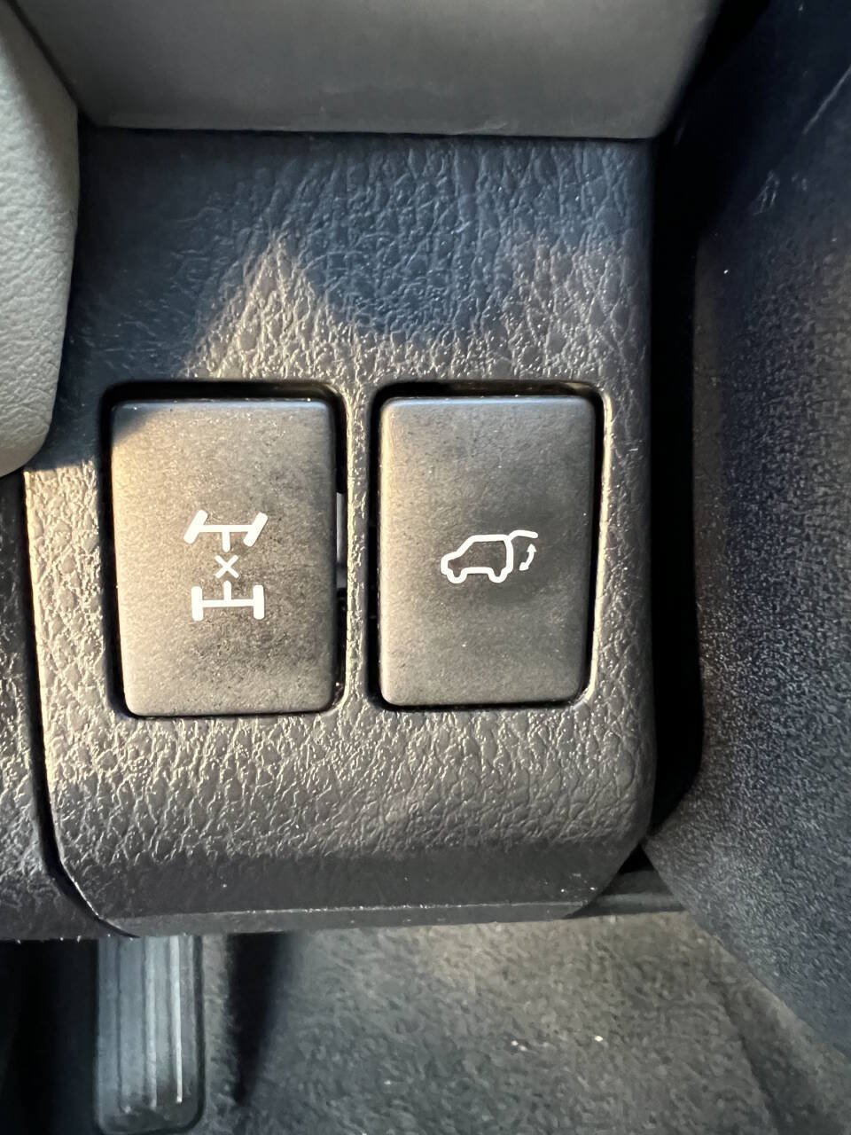 Used 2015 Toyota RAV4 Limited AWD/4WD image 13