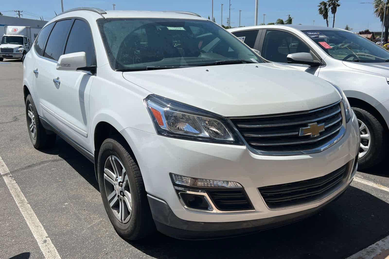 Used 2017 Chevrolet Traverse LT image 3