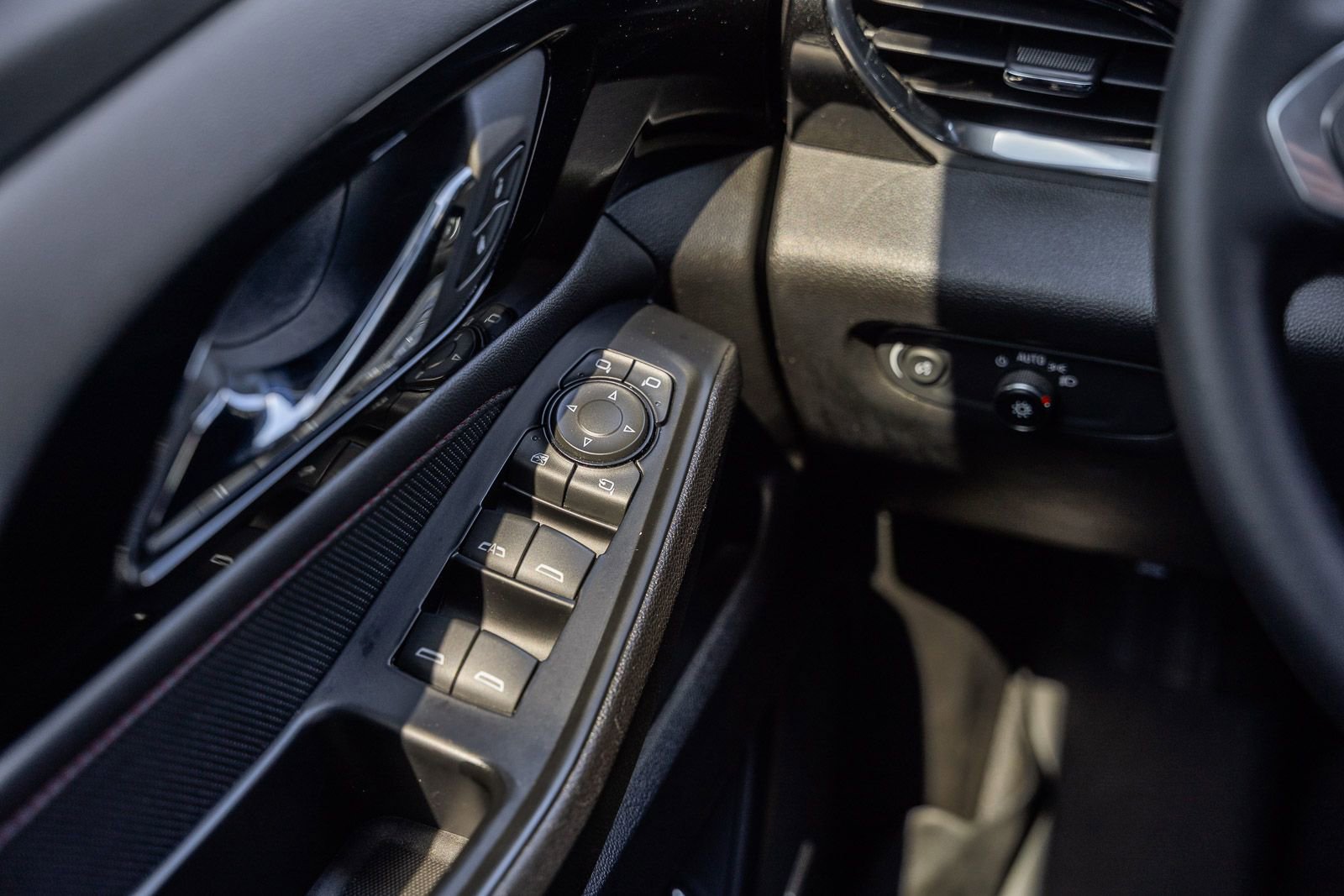 Used 2023 Chevrolet Traverse RS image 26