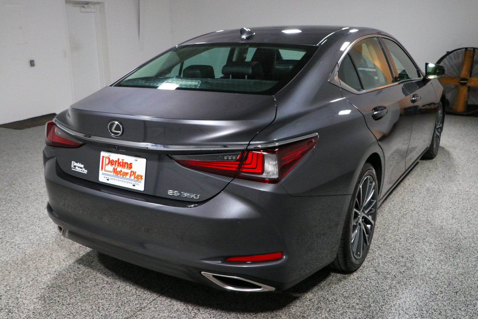 Used 2024 Lexus ES 350 w/ Premium Package FWD image 7