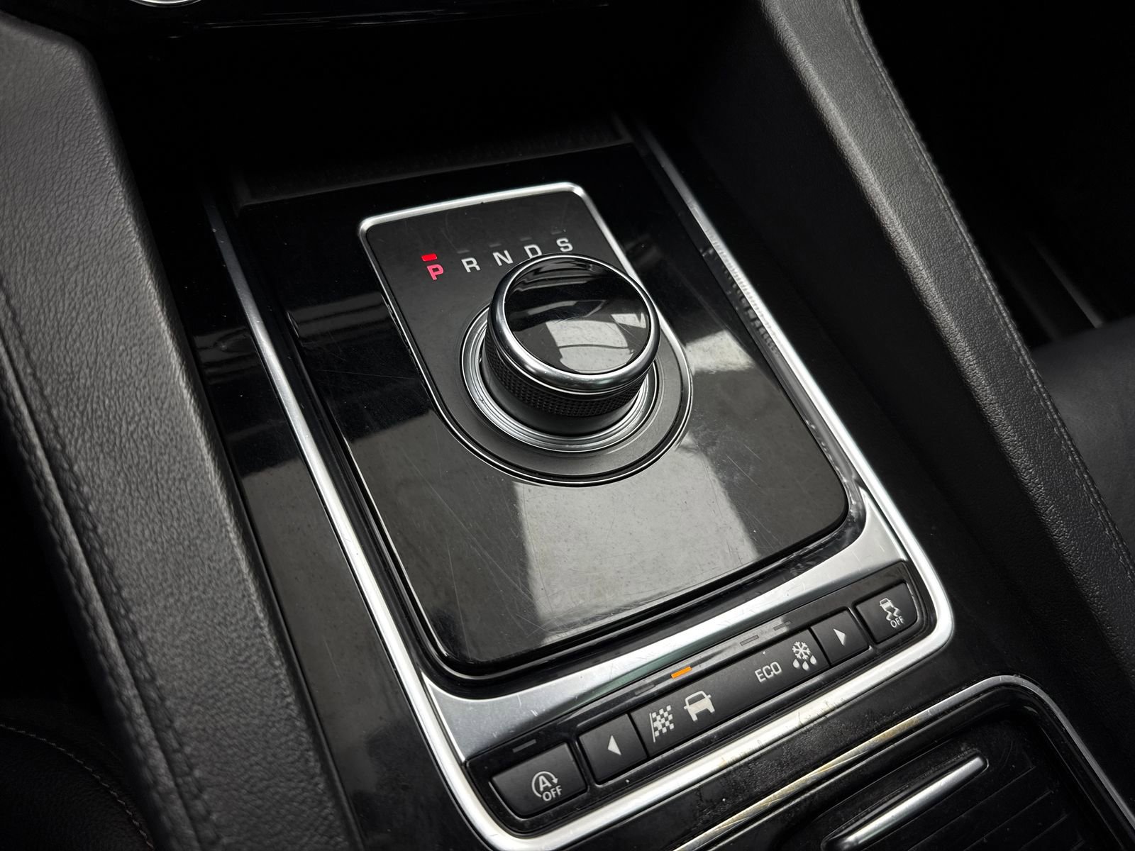 Used 2020 Jaguar F-PACE Prestige image 31