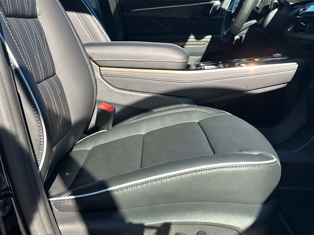 New 2026 Buick Enclave Avenir w/ Super Cruise Package image 14