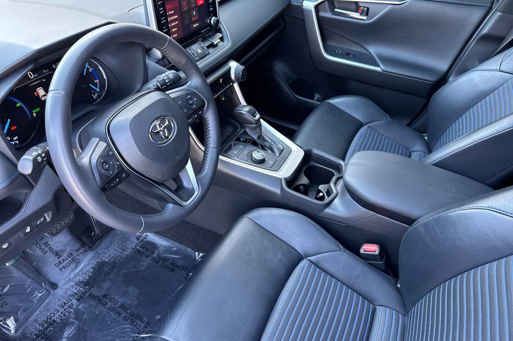Used 2020 Toyota RAV4 XSE w/ XSE Grade Weather Package AWD/4WD image 12