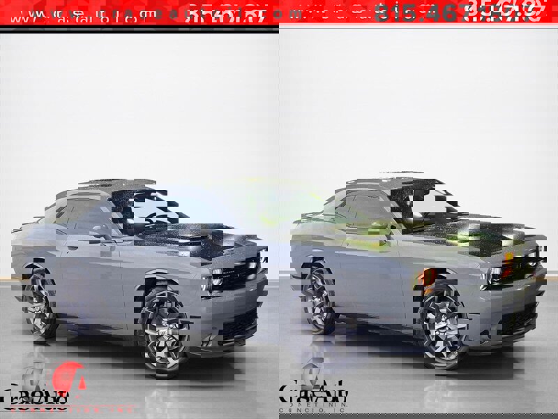 Used 2018 Dodge Challenger SXT Plus image 1