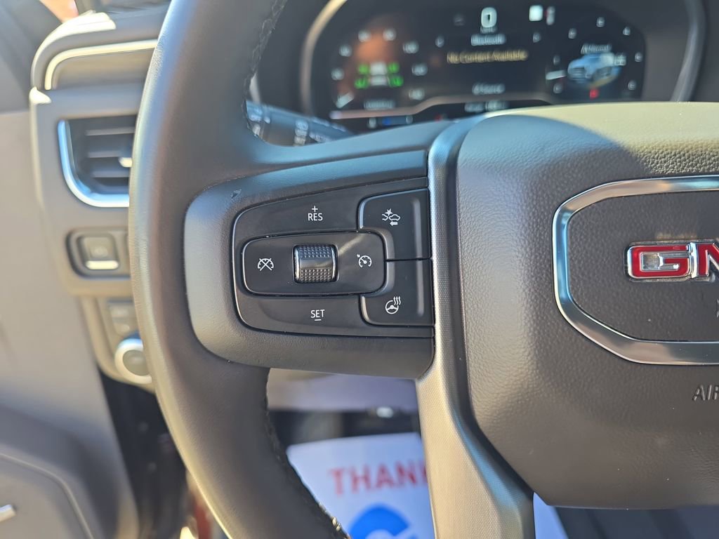 Used 2023 GMC Yukon SLT w/ SLT Premium Package image 18