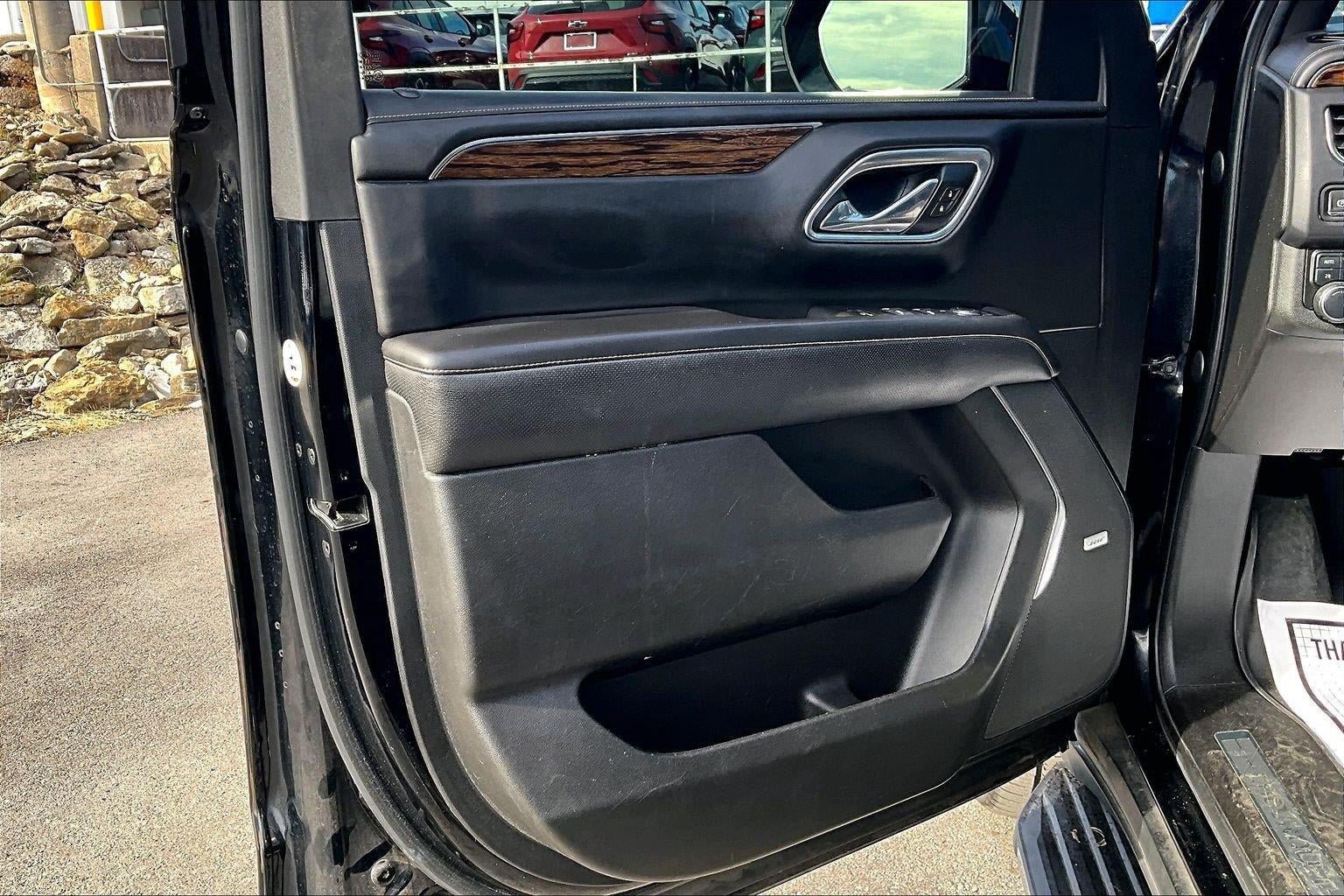 Used 2021 Chevrolet Tahoe Premier w/ Premium Package AWD/4WD image 24