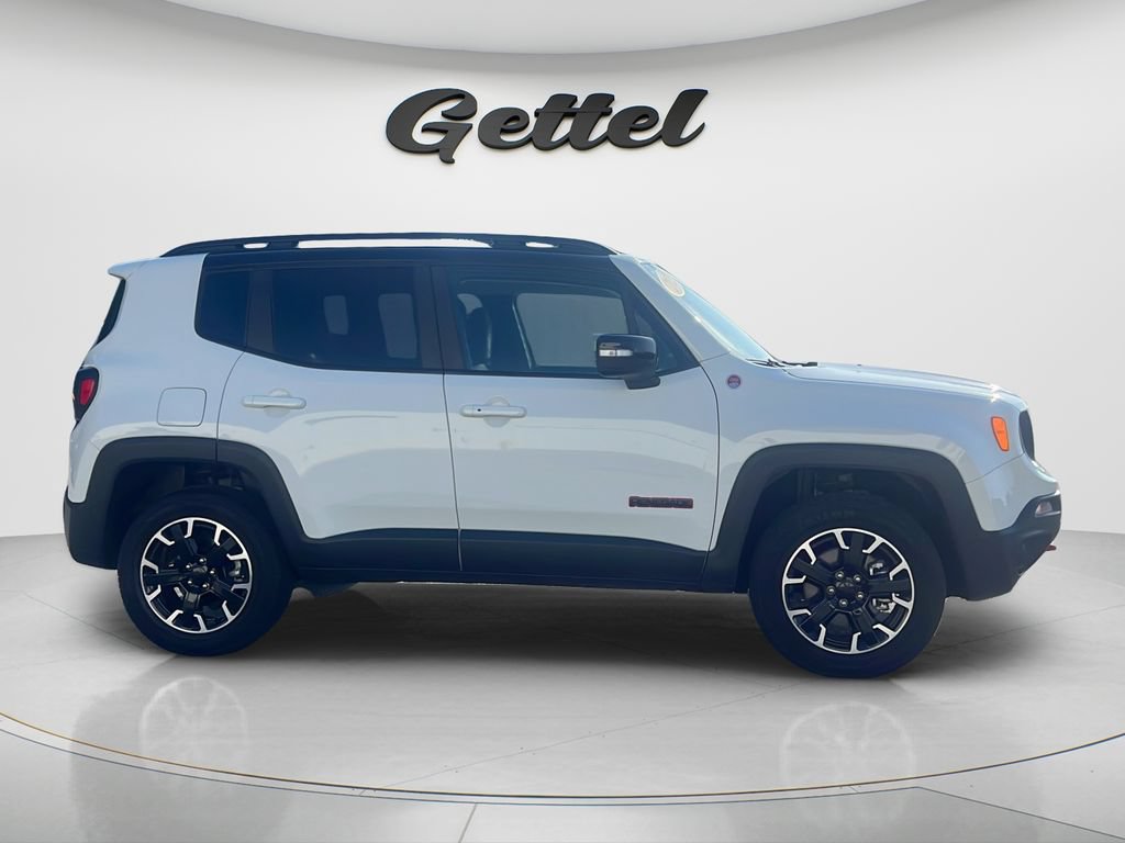 Used 2023 Jeep Renegade Trailhawk AWD/4WD image 4