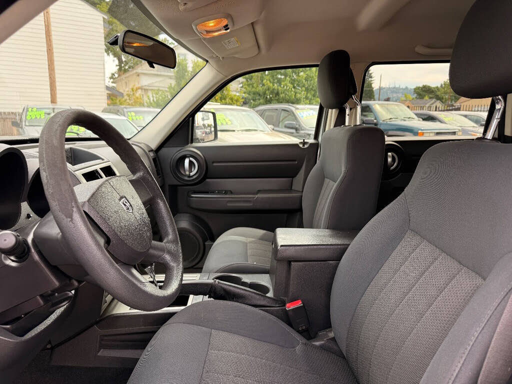 Used 2011 Dodge Nitro Heat image 16