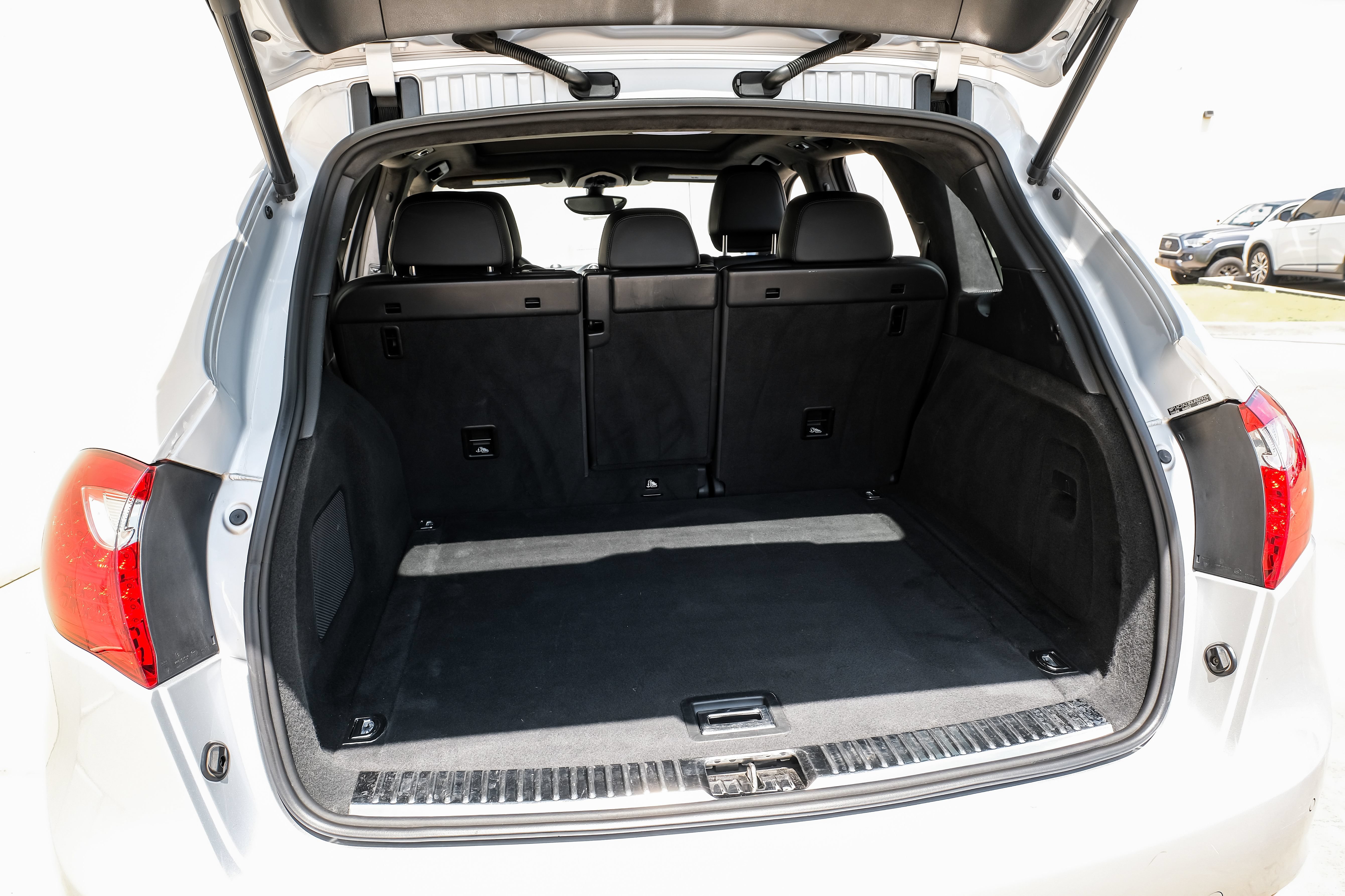 Used 2013 Porsche Cayenne Turbo AWD/4WD image 47