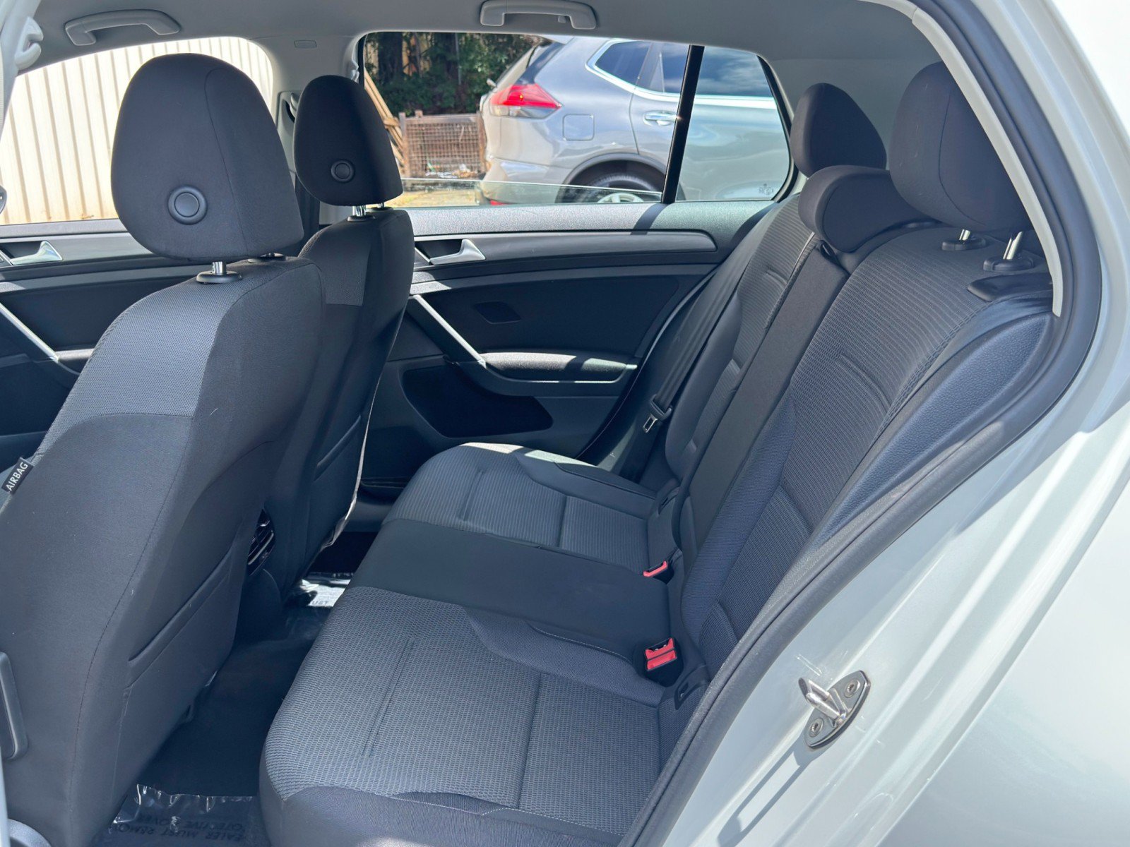 Used 2019 Volkswagen e-Golf SE w/ Driver Assistance Package FWD image 35