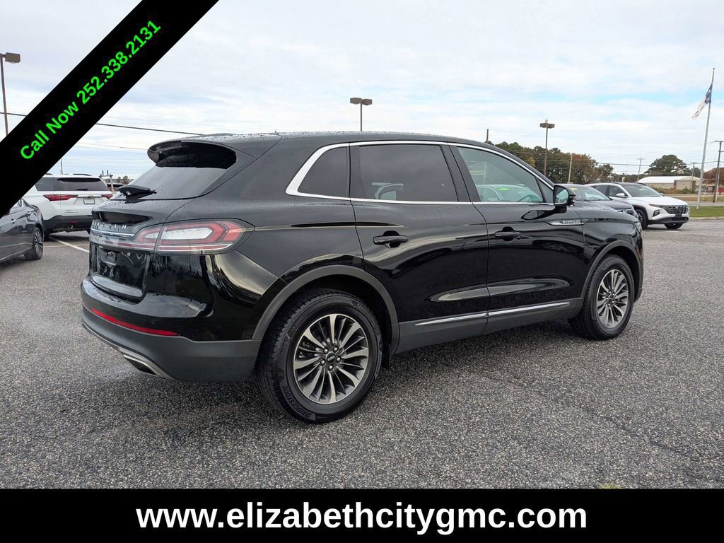 Used 2023 Lincoln Nautilus Reserve image 4