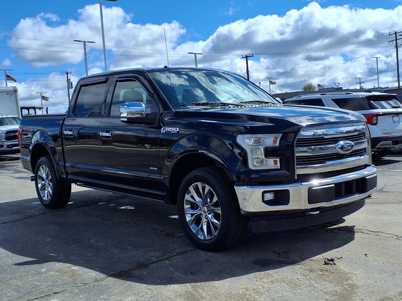 Used 2017 Ford F150 Lariat w/ Equipment Group 502A Luxury AWD/4WD image 3