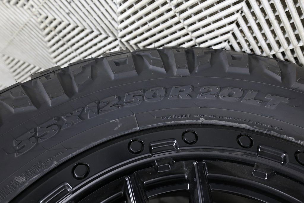 Used 2025 GMC Yukon AT4 Ultimate w/ LPO, Illumination Package image 53