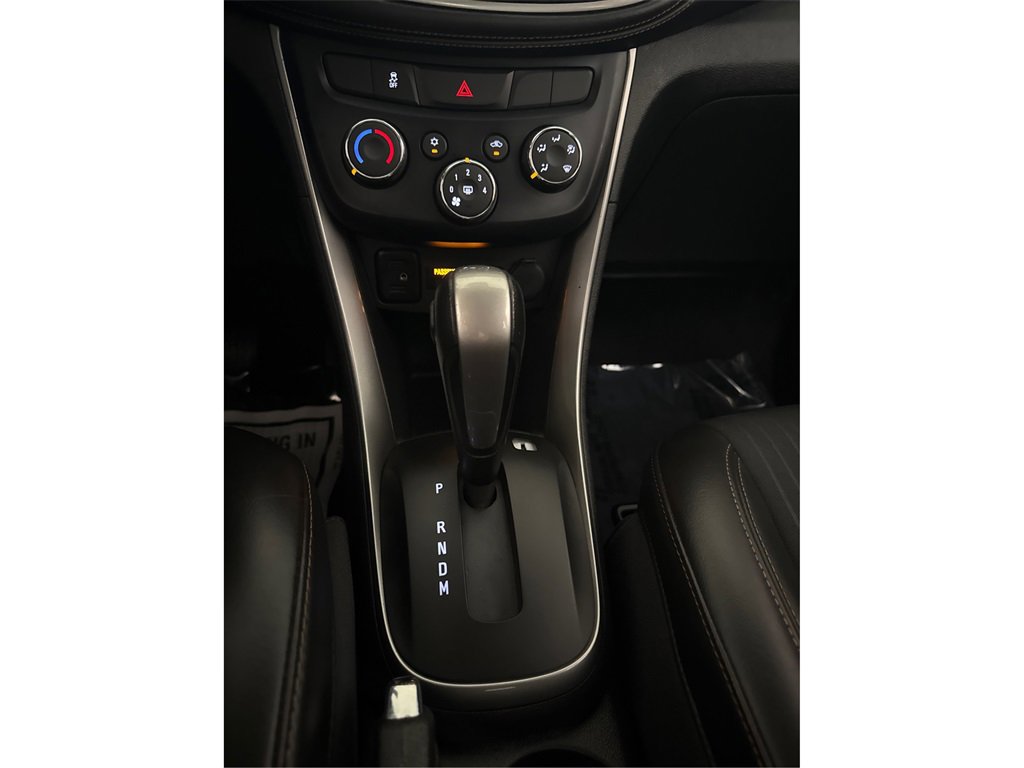 Used 2020 Chevrolet Trax LT w/ LT Convenience Package image 29