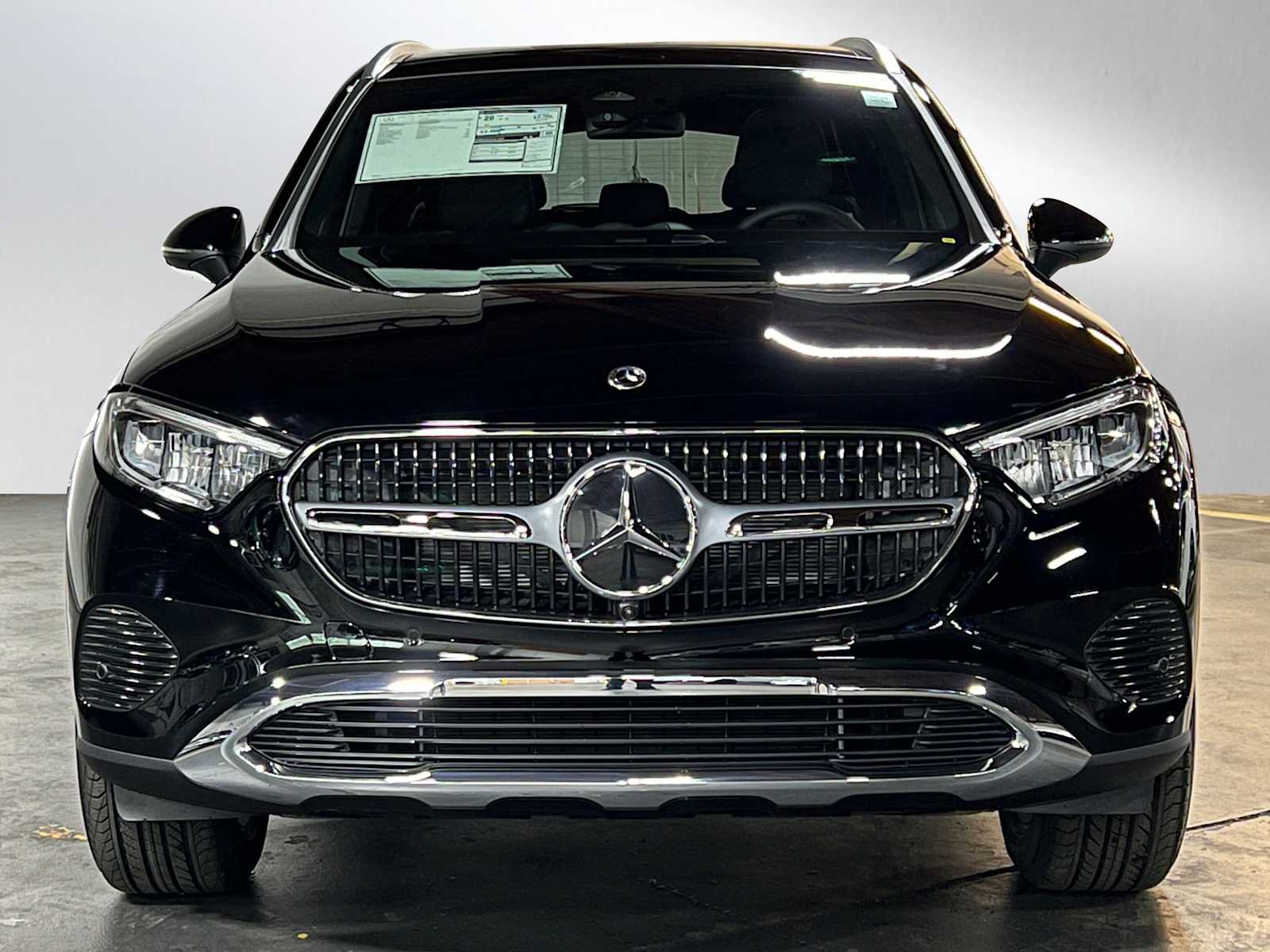 New 2025 Mercedes-Benz GLC 300 4MATIC image 2